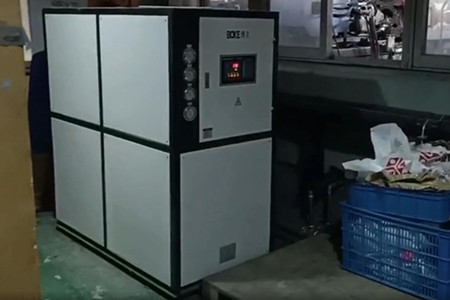 解决风冷箱式冷水机制冷效果差的三种方法