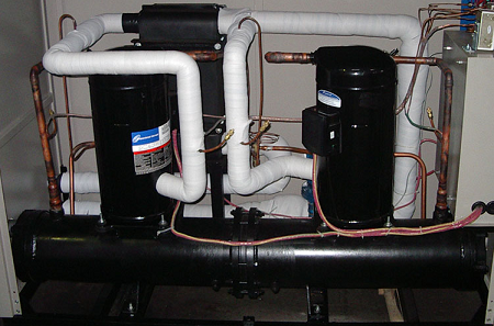 水冷箱式冷水机冷凝器的清理方法